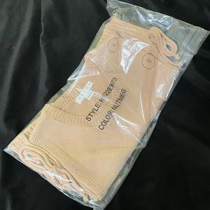 HYFVE. Cute & Casual. Sleeveless crop top.